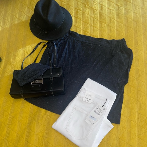 Super soft comfy off the shoulder blouse. - Picture 6 of 11